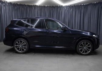 Подержанный автомобиль BMW X3 2024 года (4 фото)