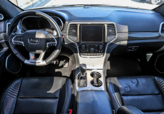 Подержанный автомобиль Jeep Grand Cherokee 2018 года (13 фото)