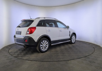 Подержанный автомобиль Opel Antara 2014 года (5 фото)