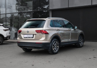 Подержанный автомобиль Volkswagen Tiguan 2018 года (6 фото)