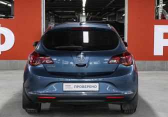 Подержанный автомобиль Opel Astra Hatchback 2013 года (6 фото)