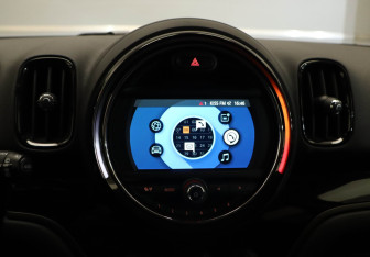 Подержанный автомобиль MINI Countryman 2020 года (15 фото)