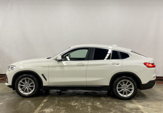 Подержанный автомобиль BMW X4 2019 года (8 фото)