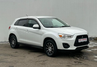 Подержанный автомобиль Mitsubishi ASX 2014 года (3 фото)