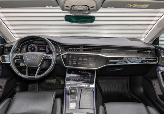 Подержанный автомобиль Audi A7 2018 года (14 фото)