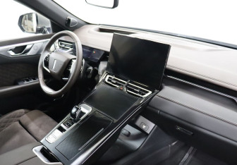 Подержанный автомобиль Wey Coffee 01 2023 года (10 фото)