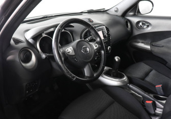 Подержанный автомобиль Nissan Juke 2011 года (9 фото)