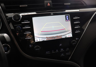 Подержанный автомобиль Toyota Camry Sedan 2019 года (13 фото)