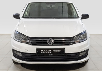 Подержанный автомобиль Volkswagen Polo Sedan 2020 года (2 фото)