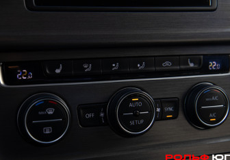 Подержанный автомобиль Volkswagen Golf Hatchback 2013 года (15 фото)