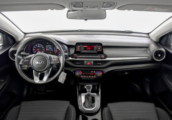 Подержанный автомобиль Kia Cerato Sedan 2019 года (14 фото)
