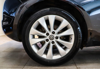 Подержанный автомобиль Opel Astra Hatchback 2012 года (22 фото)