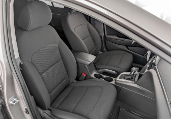 Подержанный автомобиль Hyundai Elantra Sedan 2020 года (12 фото)