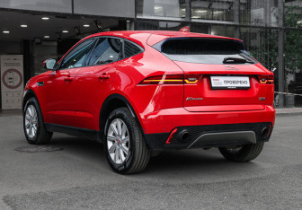 Подержанный автомобиль Jaguar E-Pace 2018 года (6 фото)