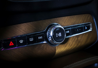 Подержанный автомобиль Volvo XC90 2018 года (19 фото)