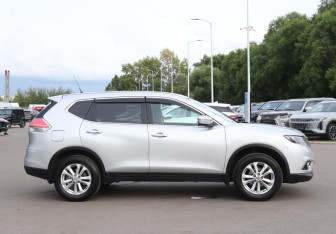 Подержанный автомобиль Nissan X-Trail 2015 года (4 фото)