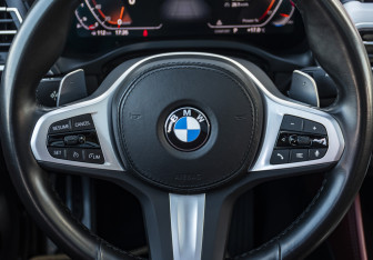 Подержанный автомобиль BMW X4 2022 года (11 фото)