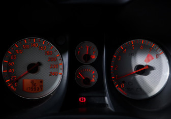 Подержанный автомобиль Mitsubishi Outlander 2007 года (11 фото)