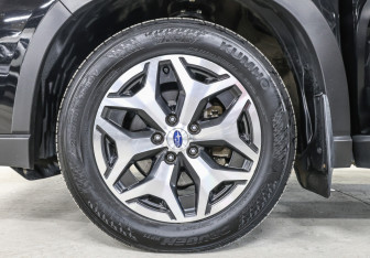 Подержанный автомобиль Subaru Forester Suv 2020 года (20 фото)