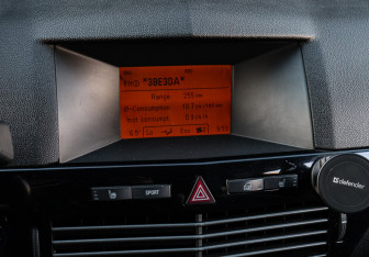 Подержанный автомобиль Opel Astra Hatchback 2007 года (12 фото)