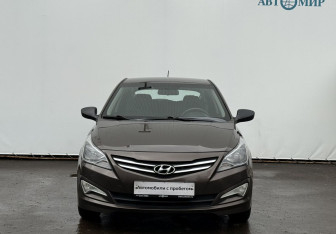 Подержанный автомобиль Hyundai Solaris Hatchback 2015 года (2 фото)
