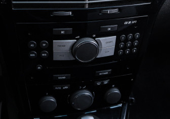 Подержанный автомобиль Opel Astra Hatchback 2007 года (11 фото)