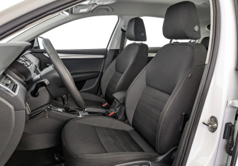 Подержанный автомобиль Skoda Octavia Liftback 2018 года (20 фото)