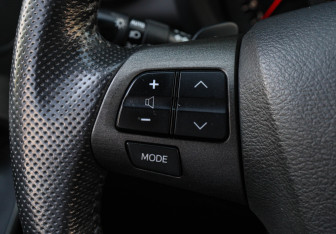 Подержанный автомобиль Toyota RAV4 2011 года (23 фото)