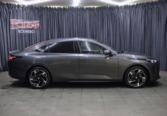 Подержанный автомобиль Changan Lamore 2023 года (4 фото)