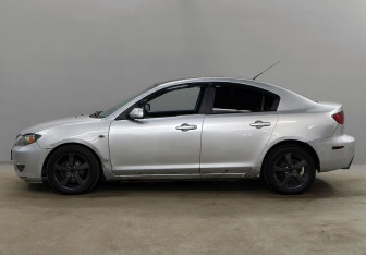 Подержанный автомобиль Mazda 3 Sedan 2004 года (8 фото)