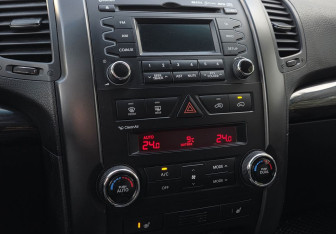 Подержанный автомобиль Kia Sorento 2012 года (13 фото)
