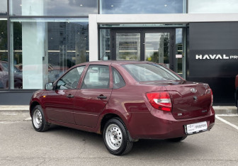 Подержанный автомобиль LADA (ВАЗ) Granta Sedan 2013 года (7 фото)