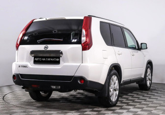 Подержанный автомобиль Nissan X-Trail 2012 года (3 фото)