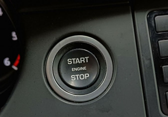 Подержанный автомобиль Land Rover Discovery Sport 2017 года (18 фото)