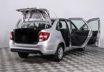 Подержанный автомобиль LADA (ВАЗ) Granta Sedan 2022 года (12 фото)