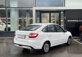 Подержанный автомобиль LADA (ВАЗ) Granta Liftback 2021 года (7 фото)