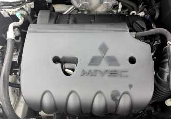 Подержанный автомобиль Mitsubishi Outlander 2022 года (9 фото)