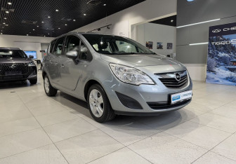 Подержанный автомобиль Opel Meriva 2012 года (3 фото)