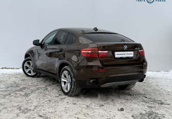 Подержанный автомобиль BMW X6 2014 года (7 фото)