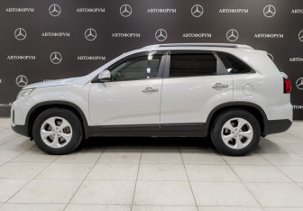 Подержанный автомобиль Kia Sorento 2018 года (8 фото)