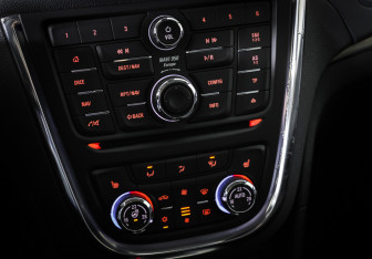 Подержанный автомобиль Opel Mokka 2014 года (20 фото)