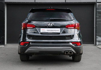 Подержанный автомобиль Hyundai Santa Fe 2017 года (5 фото)
