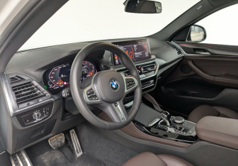 Подержанный автомобиль BMW X4 2023 года (26 фото)
