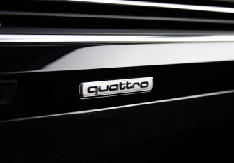 Подержанный автомобиль Audi Q7 2016 года (21 фото)