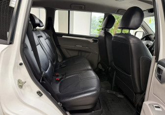 Подержанный автомобиль Mitsubishi Pajero Sport 2013 года (18 фото)
