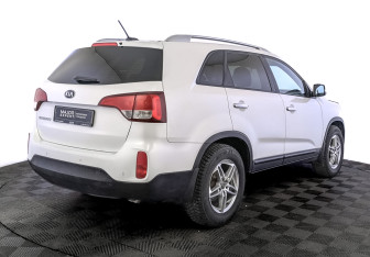 Подержанный автомобиль Kia Sorento 2018 года (5 фото)