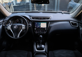 Подержанный автомобиль Nissan X-Trail 2015 года (9 фото)