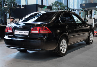 Подержанный автомобиль Kia Magentis 2007 года (4 фото)