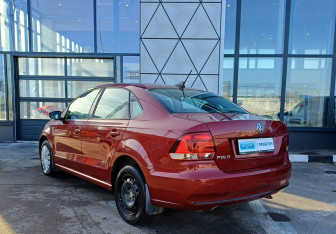Подержанный автомобиль Volkswagen Polo Sedan 2018 года (7 фото)