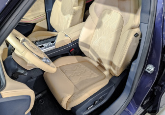 Подержанный автомобиль Voyah Free 2023 года (18 фото)